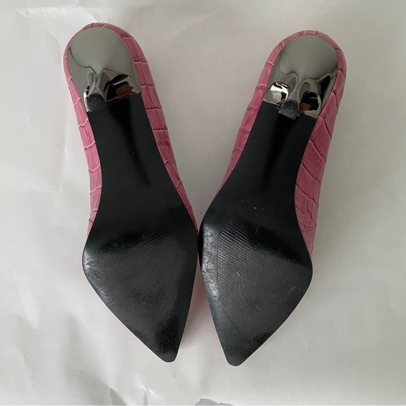 ⭐️4 x HOST PICK⭐️ Steve Madden Pink Leather Crocodile Print Shoes - Picture 4 of 8